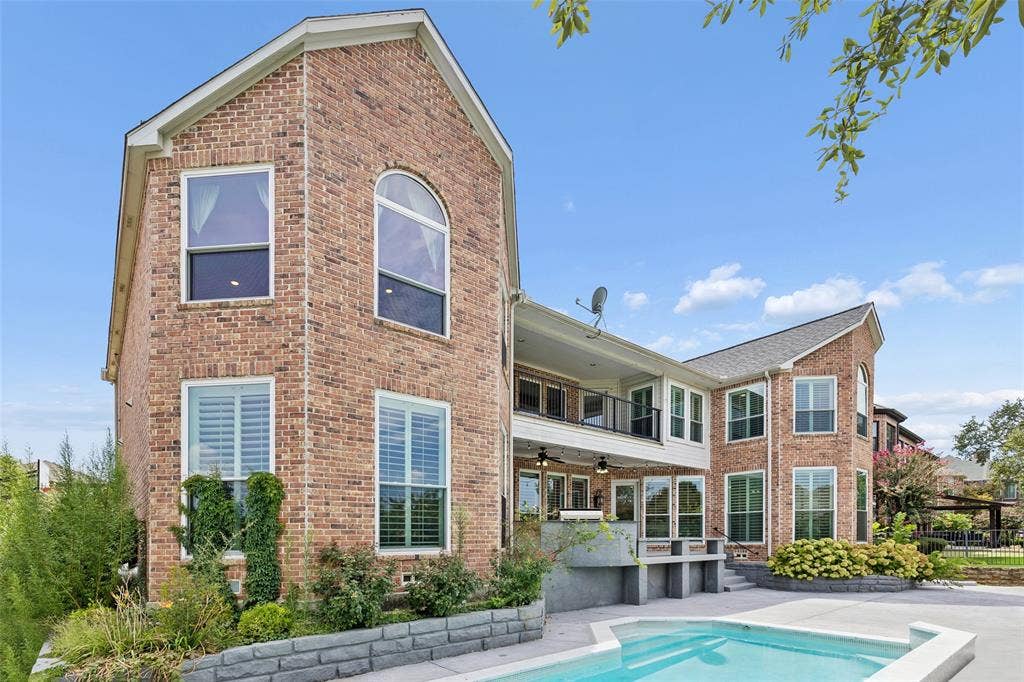 2206 Clearspring Drive N, Irving, TX 75063 2206 Clearspring Drive N, Irving, TX 75063