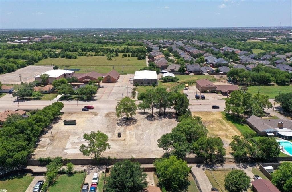 301/325 N Town East Boulevard, Mesquite, TX 75150 301/325 N Town East Boulevard, Mesquite, TX 75150