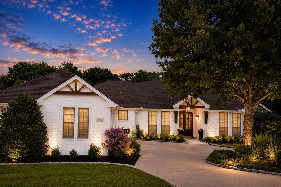 Property photo for 7204 Montgomery Road, Midlothian, TX
