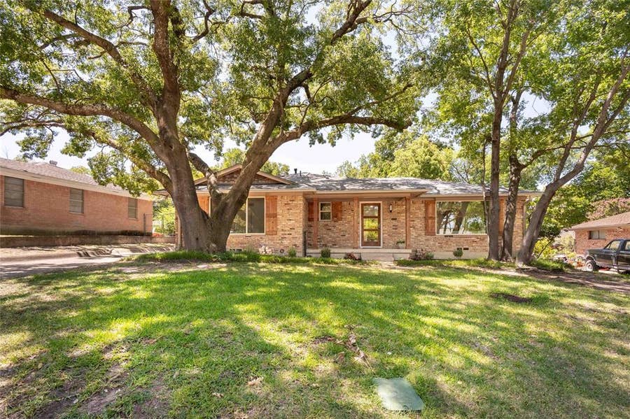 Property photo for 8540 Bretshire Drive, Dallas, TX