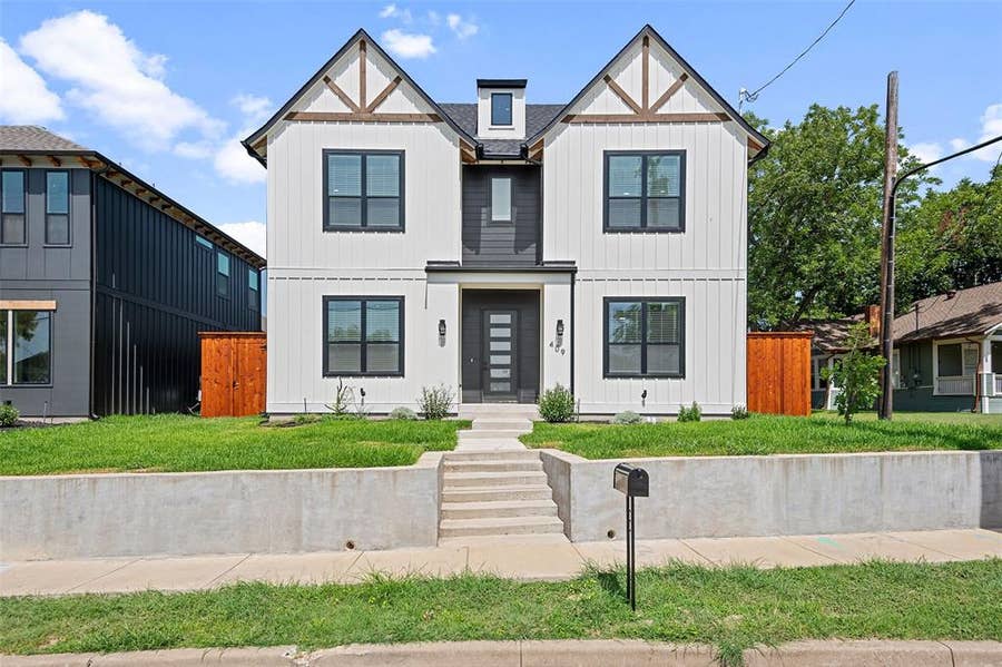 Property photo for 409 N Rogers Street, Waxahachie, TX
