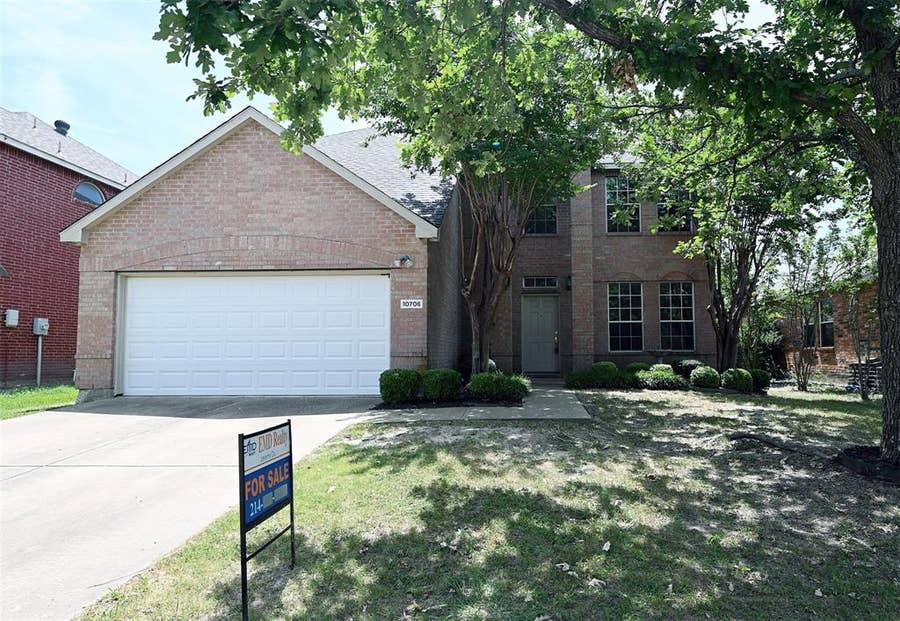 Property photo for 10706 Gleneagles Lane, Rowlett, TX