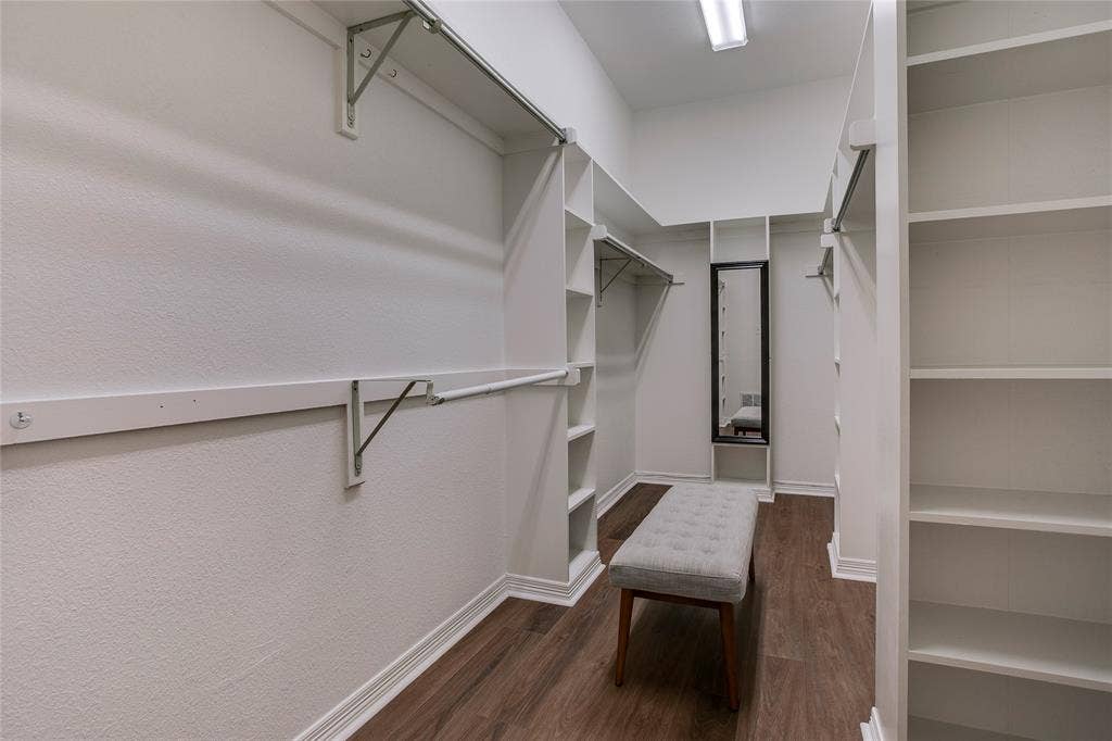 2116 Glendale Drive, Plano, TX 75023 Huge walk-in closet
