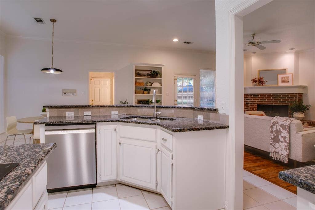 2116 Glendale Drive, Plano, TX 75023 2116 Glendale Drive, Plano, TX 75023