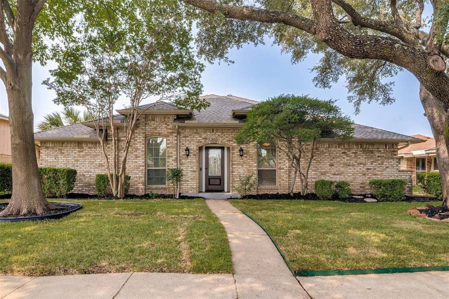 Property photo for 2505 Parkside Drive, Garland, TX