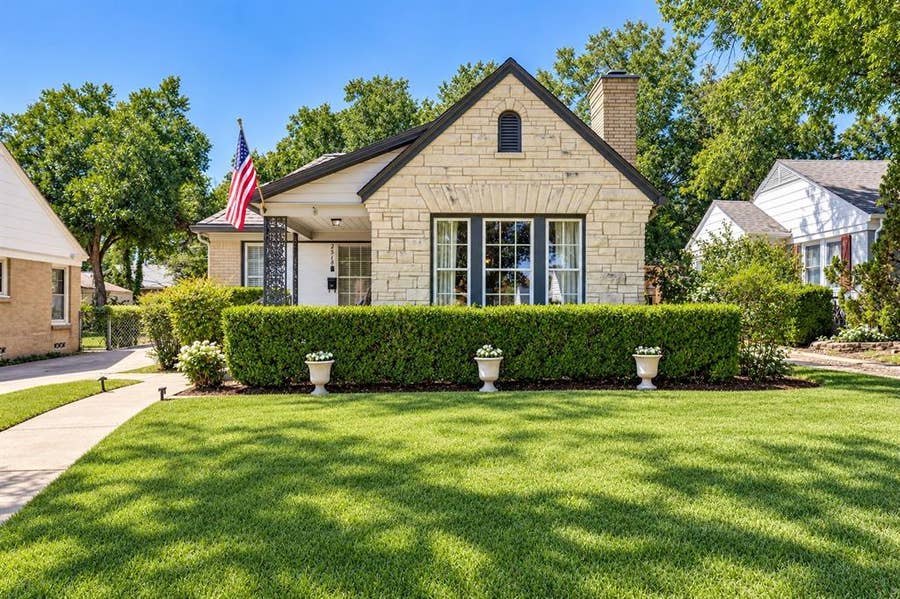 Property photo for 2518 Marvin Avenue, Dallas, TX