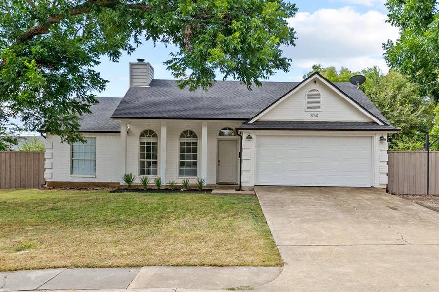 Property photo for 314 E Center Street, Duncanville, TX