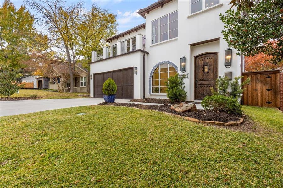 Property photo for 3904 W 5th Street, Fort Worth, TX