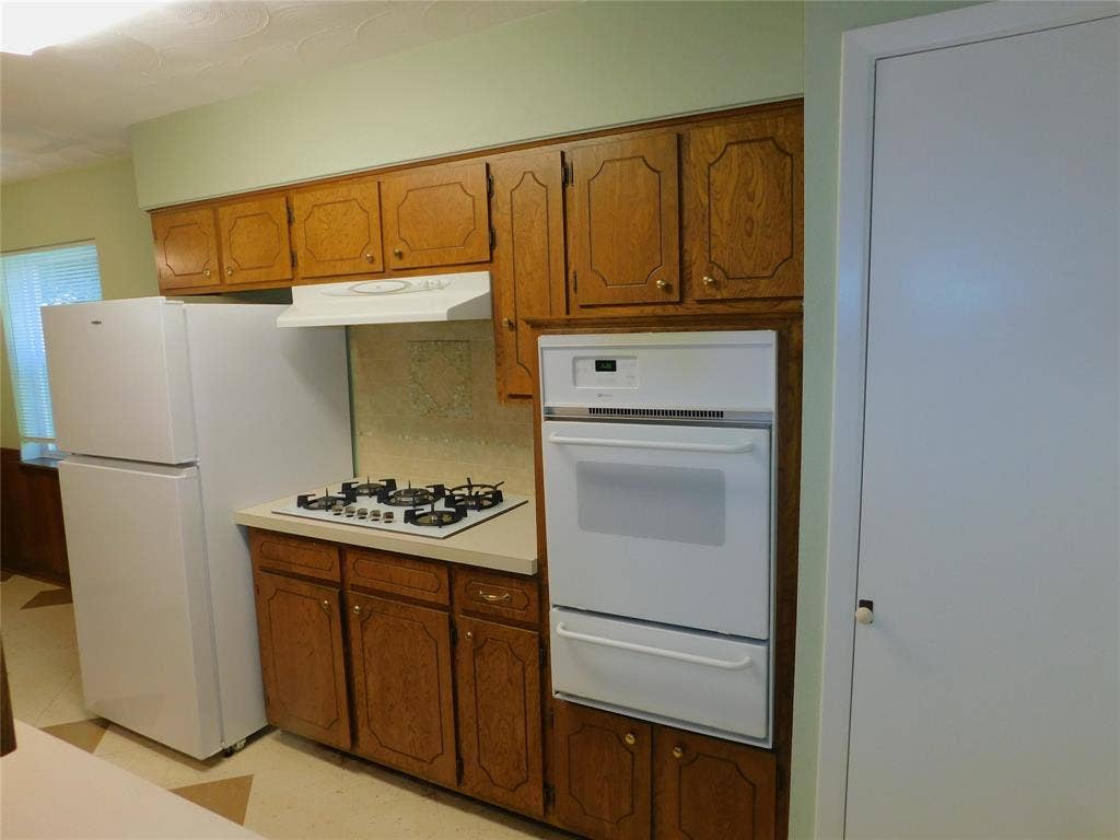 2445 Eastbrook Drive, Mesquite, TX 75150 2445 Eastbrook Drive, Mesquite, TX 75150