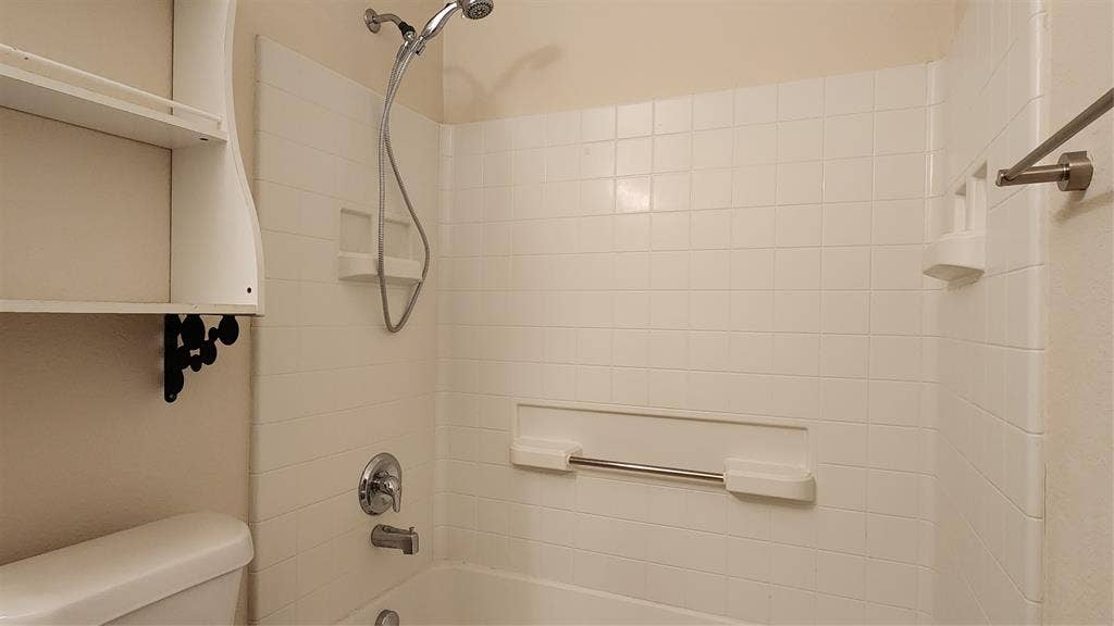 2304 Hayes Street, McKinney, TX 75071 2304 Hayes Street, McKinney, TX 75071
