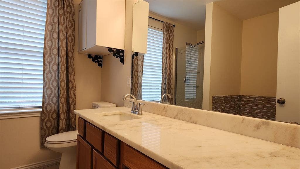 2304 Hayes Street, McKinney, TX 75071 2304 Hayes Street, McKinney, TX 75071