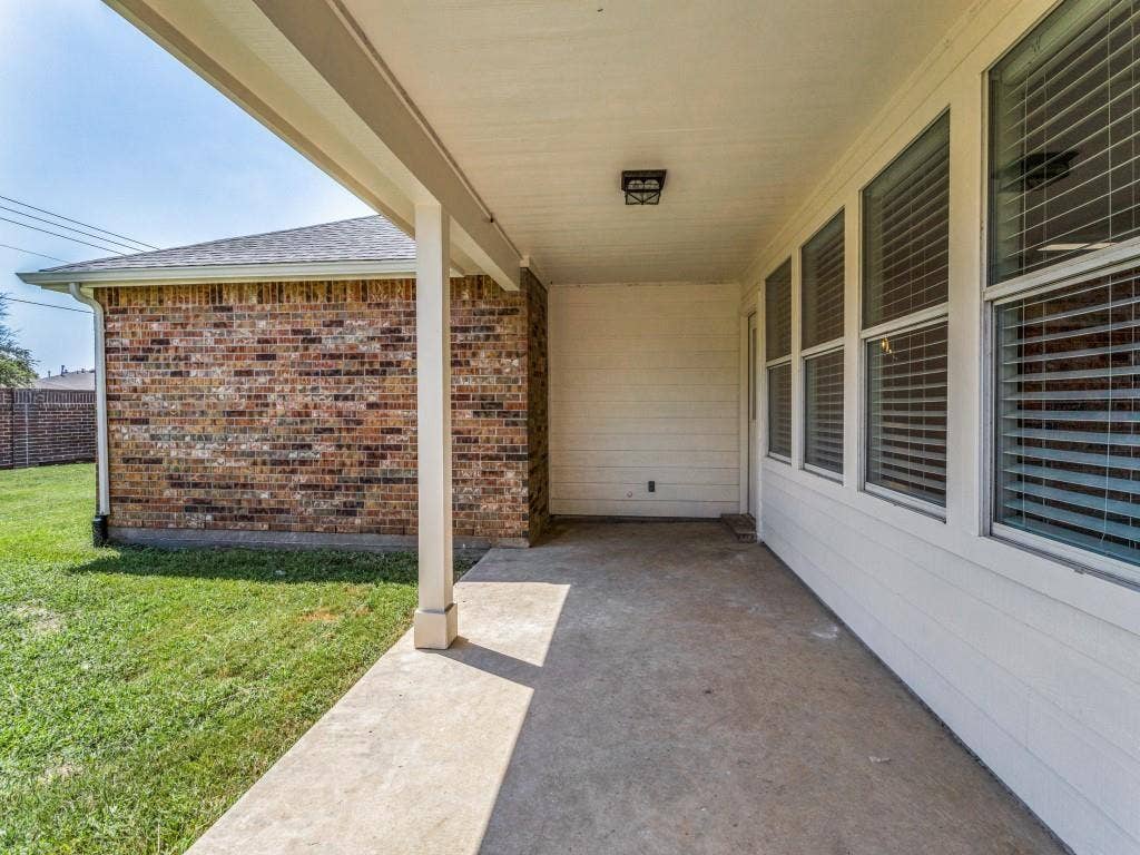 2304 Hayes Street, McKinney, TX 75071 2304 Hayes Street, McKinney, TX 75071