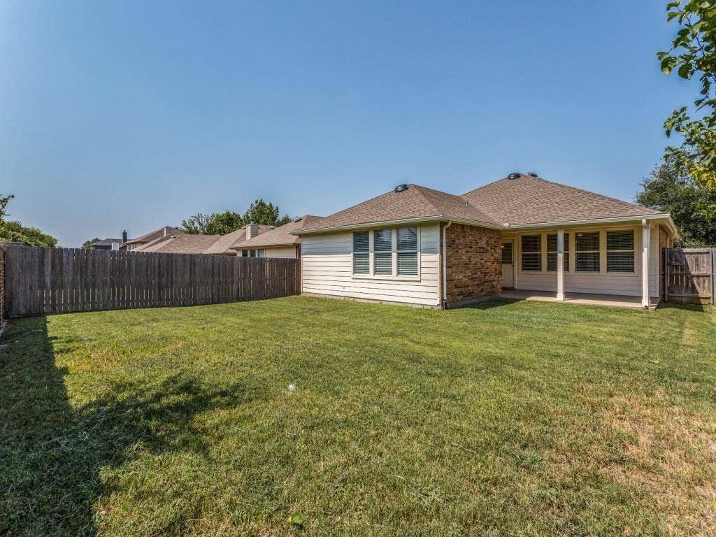 2304 Hayes Street, McKinney, TX 75071 2304 Hayes Street, McKinney, TX 75071