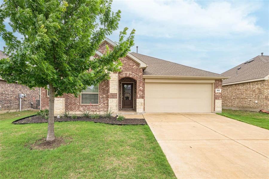 Property photo for 903 Spruce Lane, Princeton, TX