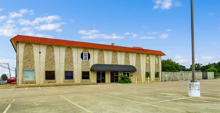 Property photo for 2811 W Division, Arlington, TX