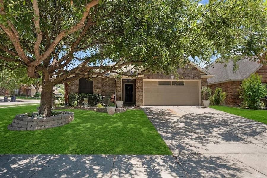 Property photo for 10032 Chrysalis Drive, Fort Worth, TX