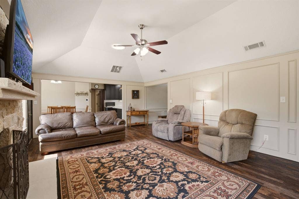 220 Dale Drive, New Hope, TX 75071 220 Dale Drive, New Hope, TX 75071
