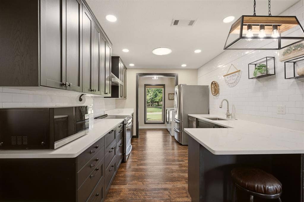 220 Dale Drive, New Hope, TX 75071 220 Dale Drive, New Hope, TX 75071