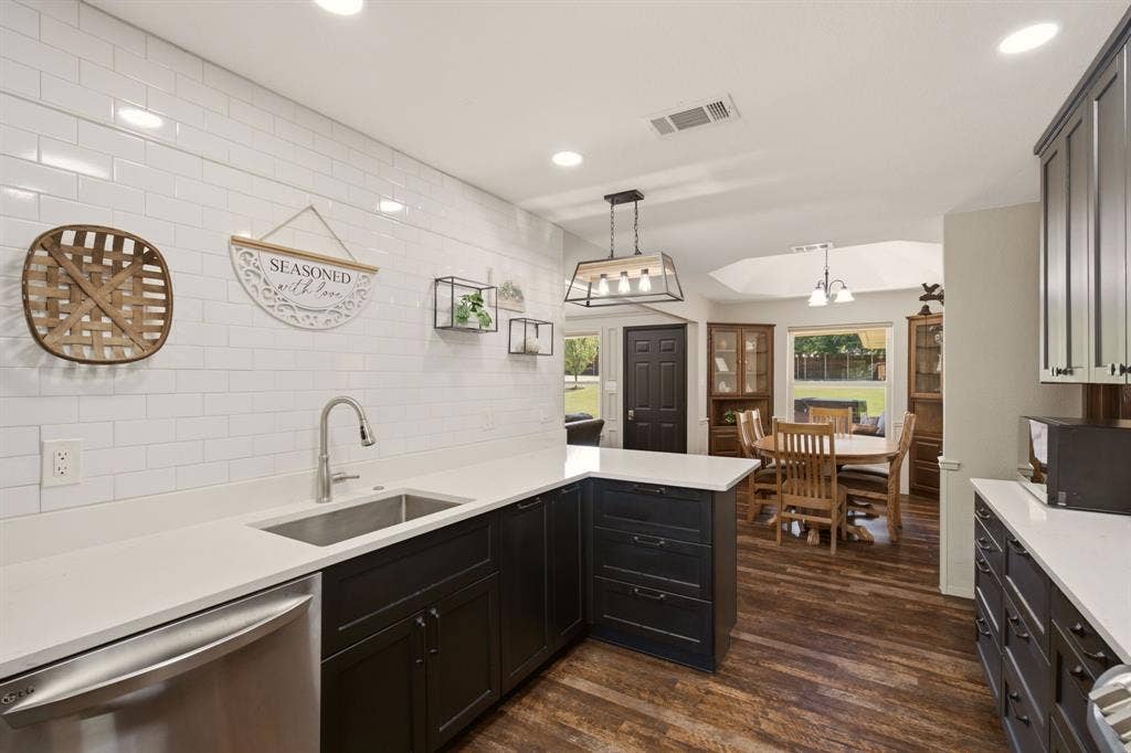 220 Dale Drive, New Hope, TX 75071 220 Dale Drive, New Hope, TX 75071