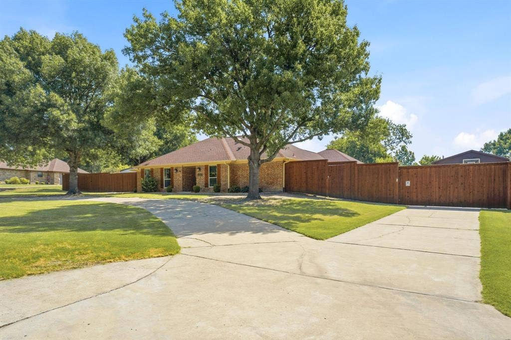 220 Dale Drive, New Hope, TX 75071 220 Dale Drive, New Hope, TX 75071
