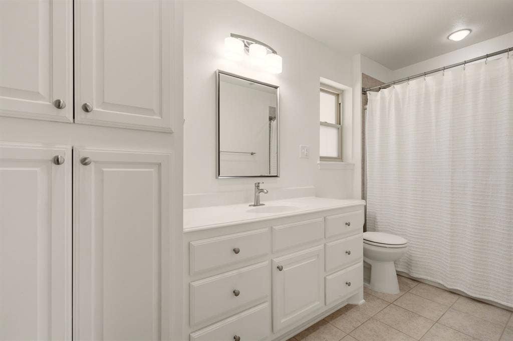 220 Dale Drive, New Hope, TX 75071 Secondary Bathroom