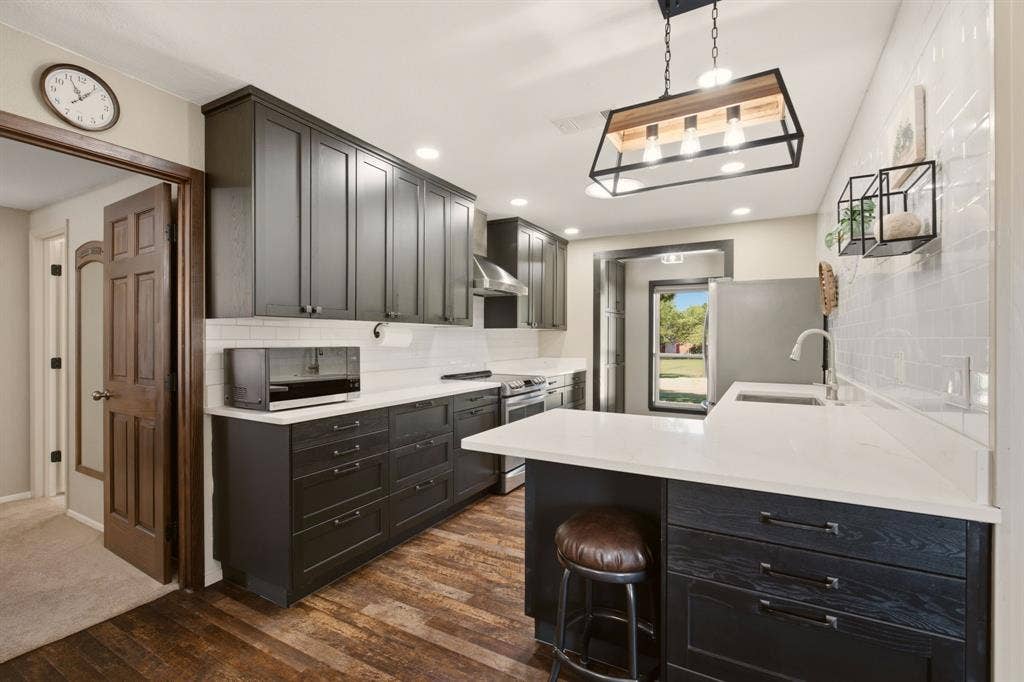 220 Dale Drive, New Hope, TX 75071 220 Dale Drive, New Hope, TX 75071