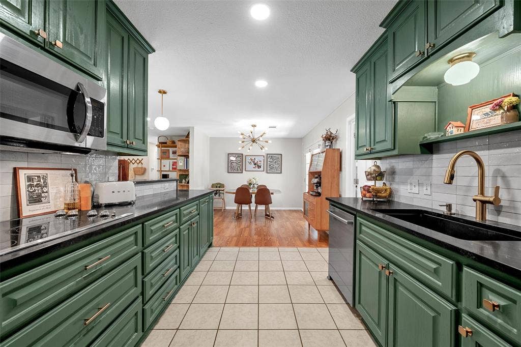 5306 Lake Crest Drive, Waco, TX 76710 5306 Lake Crest Drive, Waco, TX 76710