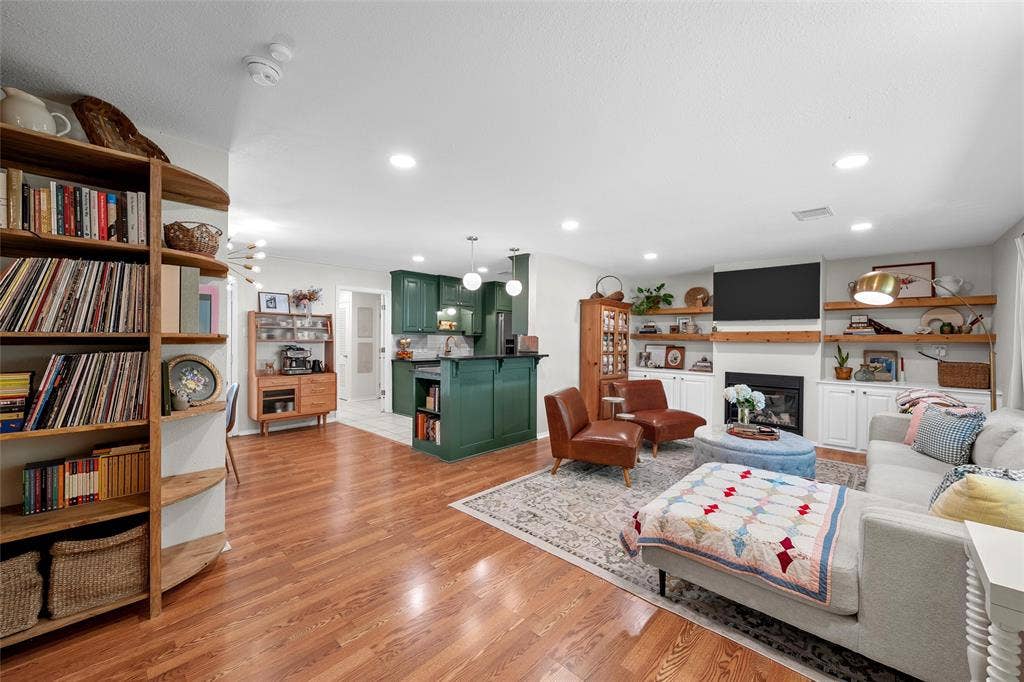 5306 Lake Crest Drive, Waco, TX 76710 5306 Lake Crest Drive, Waco, TX 76710