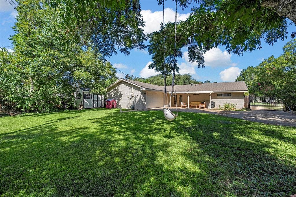 5306 Lake Crest Drive, Waco, TX 76710 5306 Lake Crest Drive, Waco, TX 76710