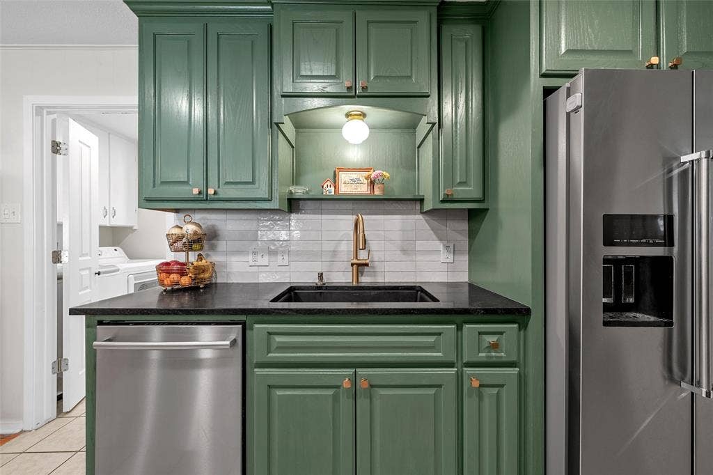 5306 Lake Crest Drive, Waco, TX 76710 5306 Lake Crest Drive, Waco, TX 76710