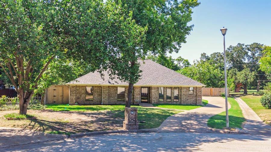Property photo for 5504 Glenlivet Place, Greenville, TX
