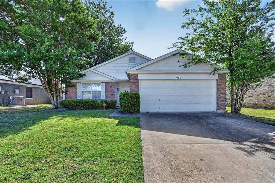 Property photo for 1720 Dartmouth Drive, Glenn Heights, TX