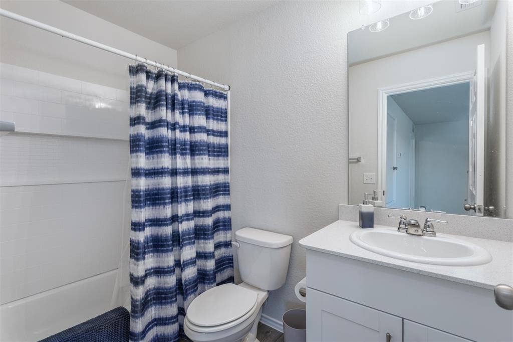 859 Table Rock Street, Princeton, TX 75407 Third full bath creates room for everyone!