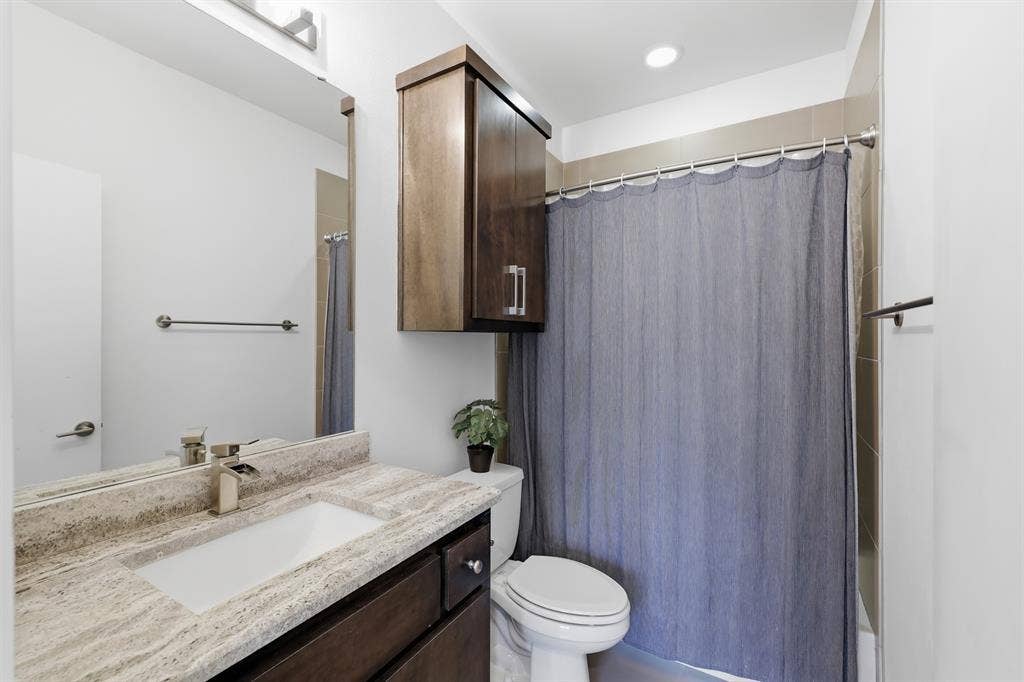 6908 Chantilly Court, Dallas, TX 75214 6908 Chantilly Court, Dallas, TX 75214