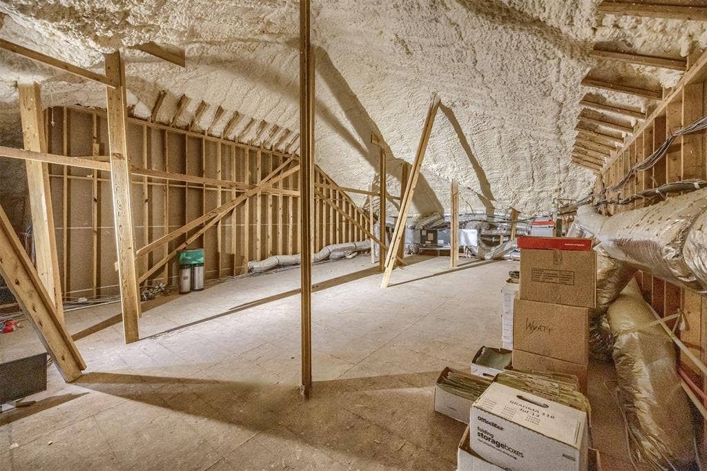 Storage that can be converted to office space
