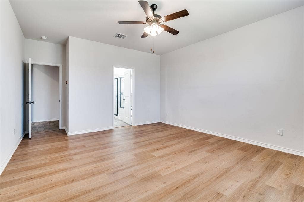 3094 Maverick Drive, Heath, TX 75126 En-suite primary bathroom