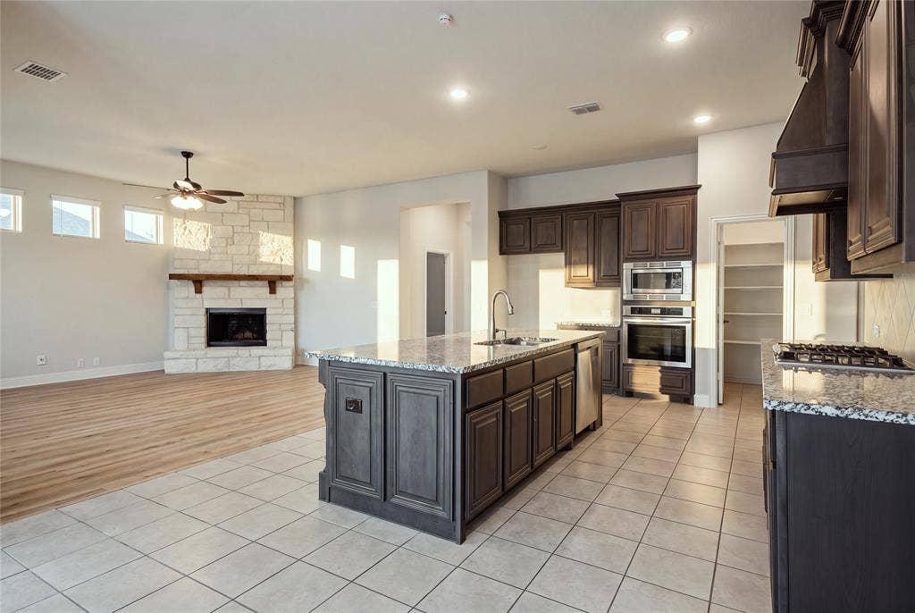 1514 Nighthawk Lane, Mansfield, TX 76063 1514 Nighthawk Lane, Mansfield, TX 76063