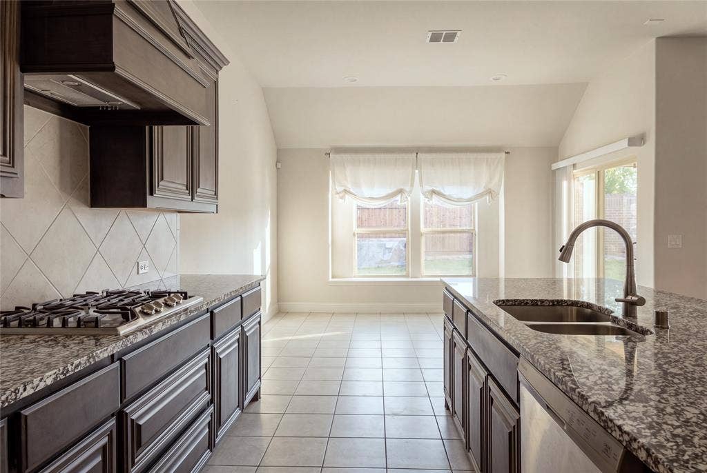 1514 Nighthawk Lane, Mansfield, TX 76063 1514 Nighthawk Lane, Mansfield, TX 76063