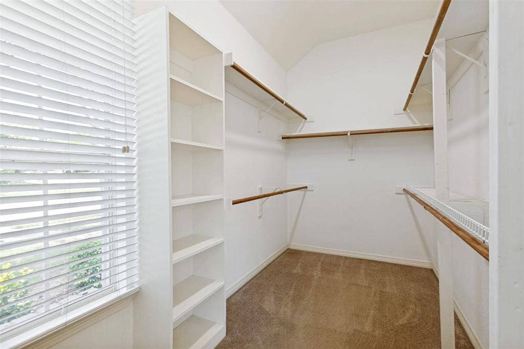 162 Shelby Trace, Murphy, TX 75094 Large primary walk in closet