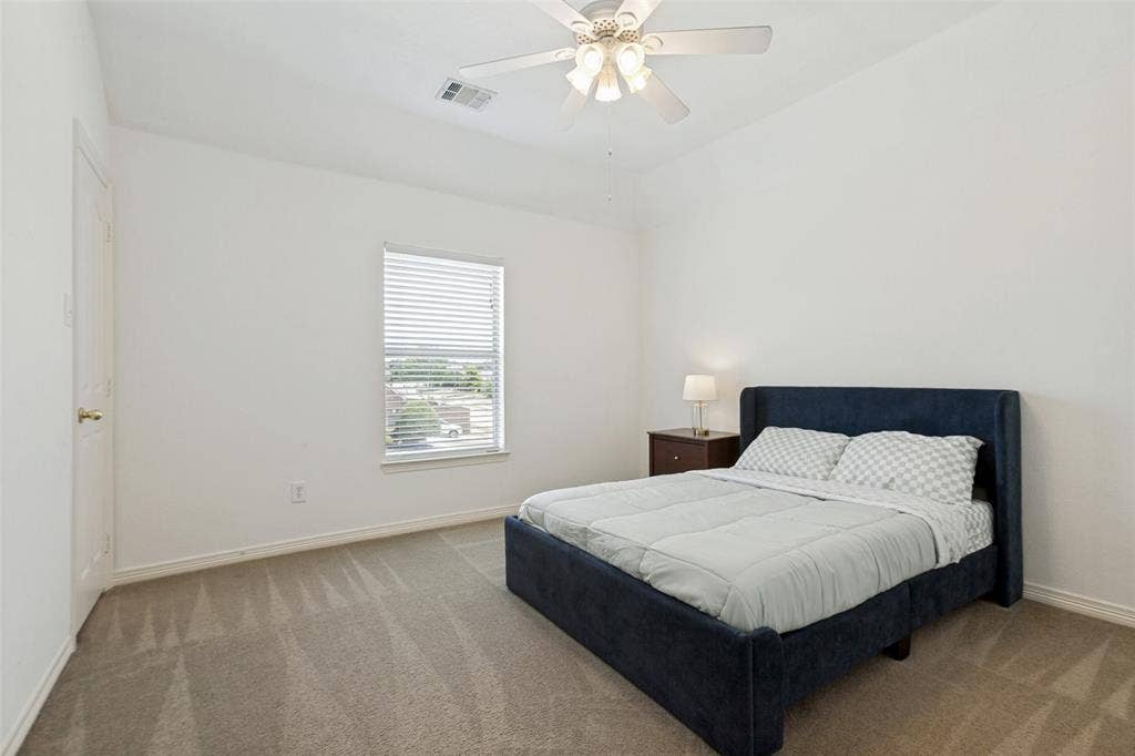 162 Shelby Trace, Murphy, TX 75094 Guest bedroom located on the second floor