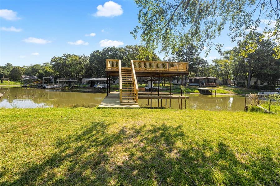 Property photo for 7108 Apache Circle, Mabank, TX