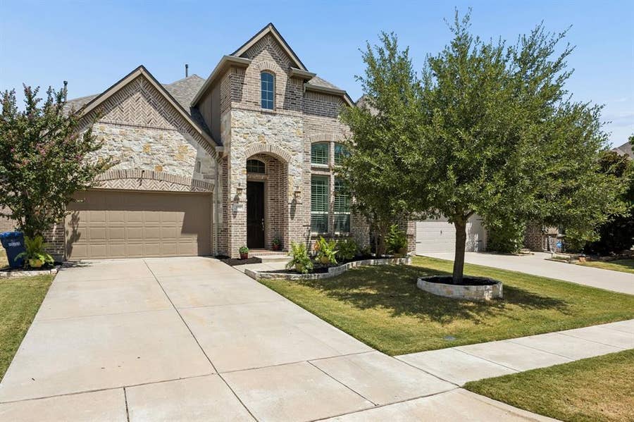 Property photo for 5512 Grove Cove Drive, McKinney, TX