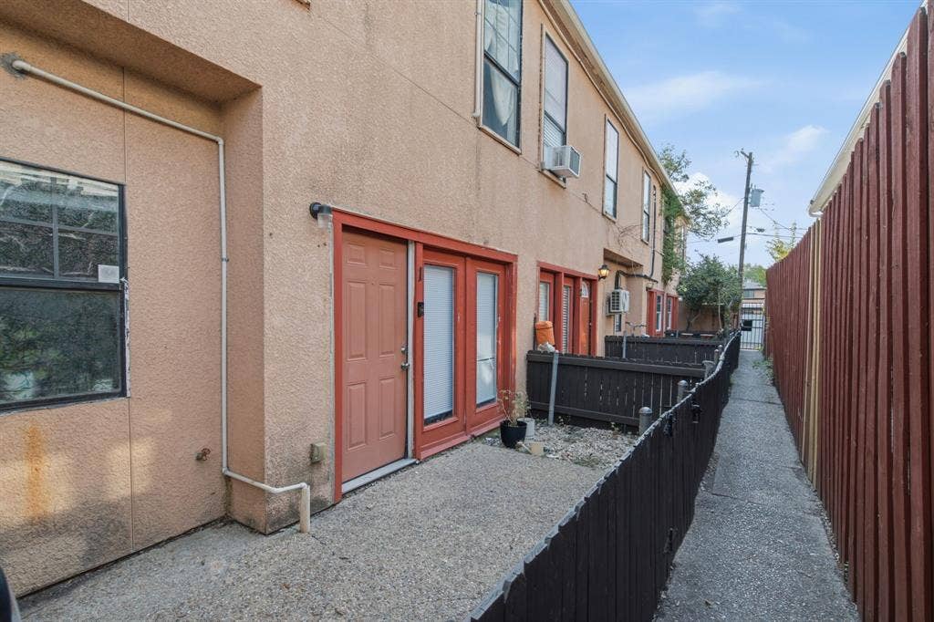 5114 Bryan Street, Dallas, TX 75206 5114 Bryan Street, Dallas, TX 75206