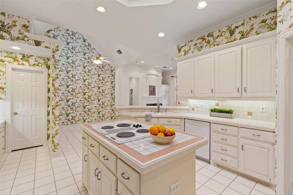8644 Breakers Point, Dallas, TX 75243