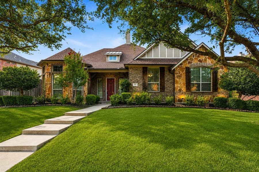 Property photo for 727 Fairfax Lane, Rockwall, TX