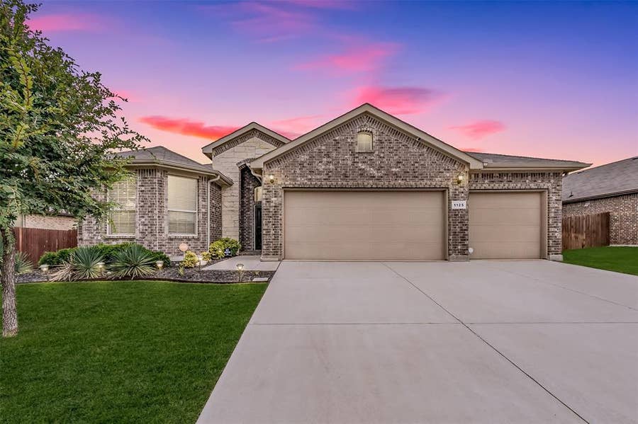 Property photo for 1125 Belsay Lane, Saginaw, TX