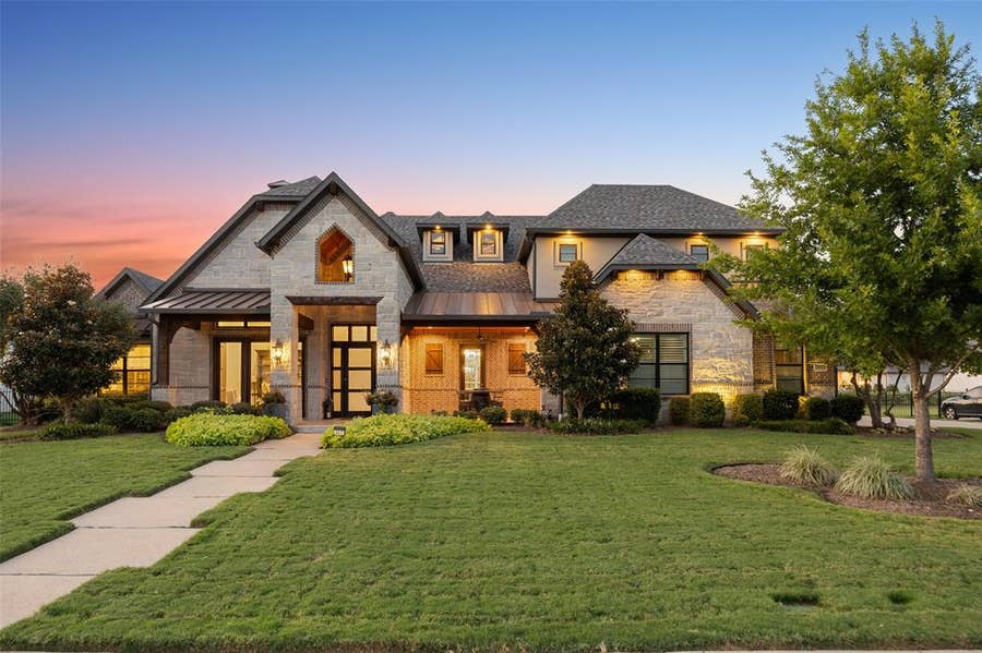 Property photo for 317 Knights Trail, Heath, TX