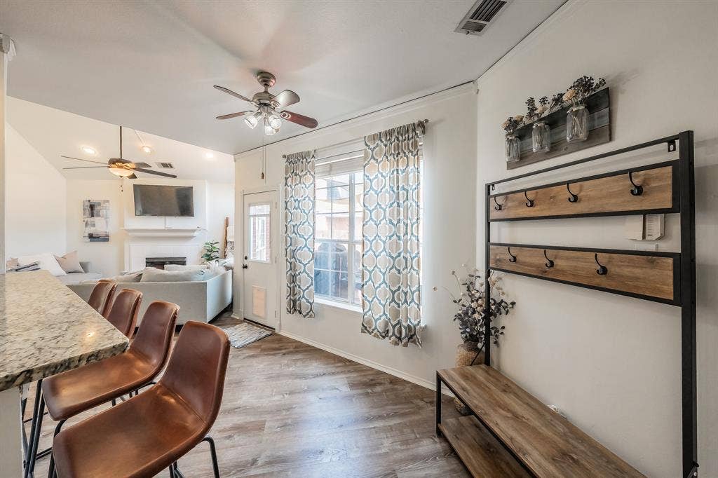 812 Chaparral Drive, Grand Prairie, TX 75052 812 Chaparral Drive, Grand Prairie, TX 75052