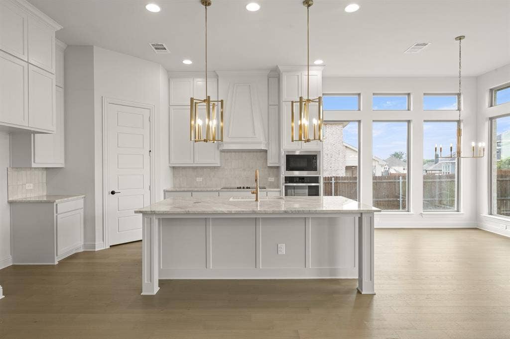 5217 Rowlan Row, Midlothian, TX 76065 5217 Rowlan- Kitchen-2
