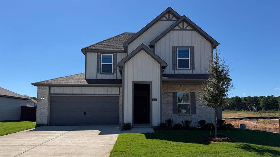 Property photo for 4012 Ripplewood Drive, Lindale, TX